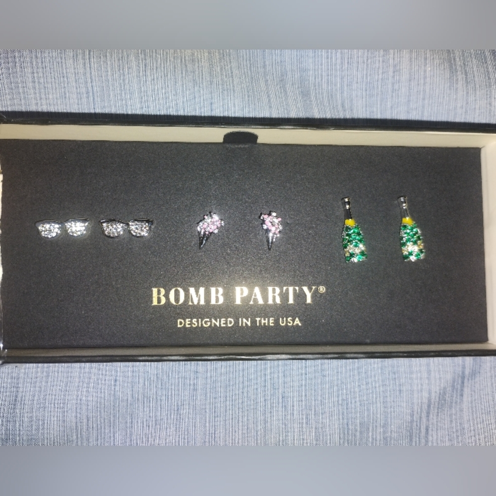 Bomb Party Earrings Set